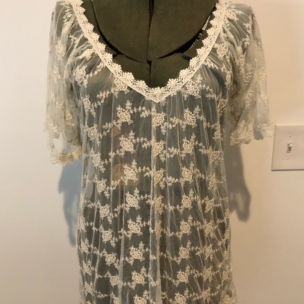 Azlz Lace top